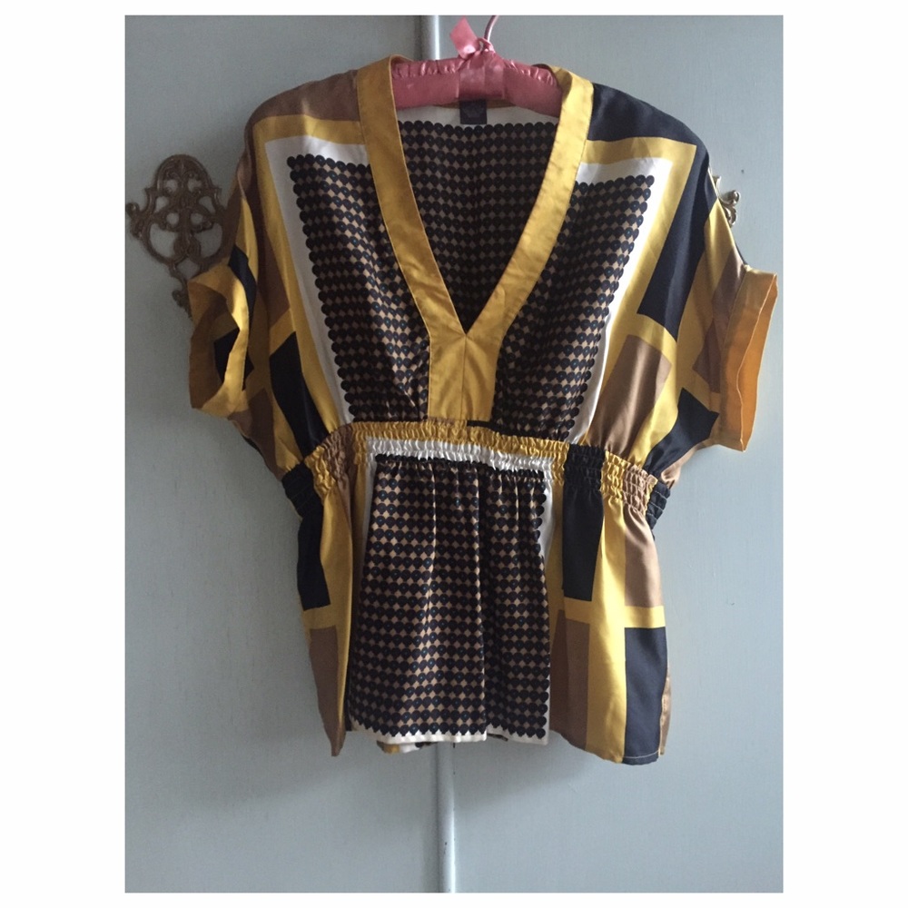DILLARDS : Geometric Silk Print Top, Medium